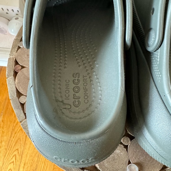 Crocs Iconic Comfort Slides Grey (M7) W9) NWOT - Picture 6 of 16